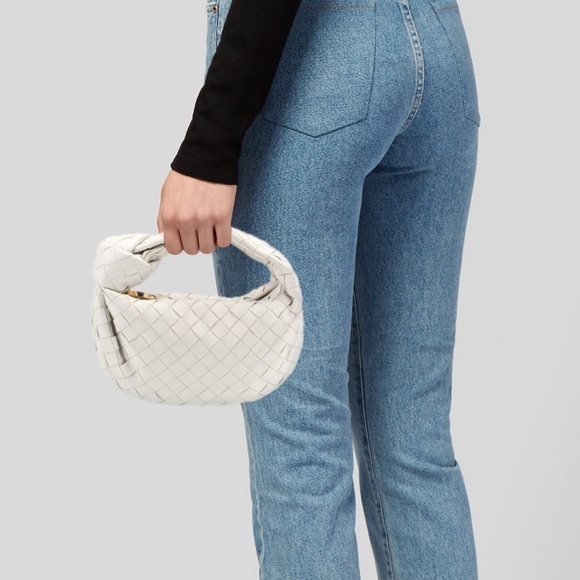 BOTTEGA VENETA
Mini Leather Jodie Bag
Zip fastening
Single top handle - Picture 5 of 12